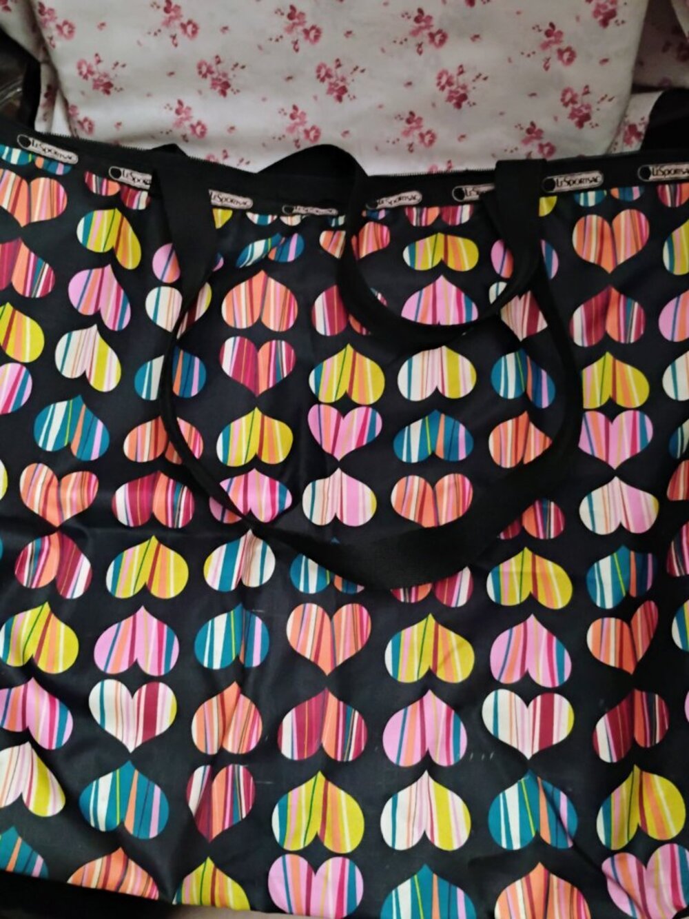 Le Sport Sac Heart Tote - Picture 2 of 9